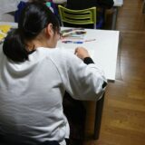 「オンラインって、ちゃんと授業になるの？」——不安に思っているお母さんへ、正直に答えます