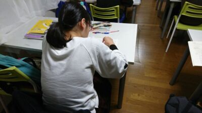 「オンラインって、ちゃんと授業になるの？」——不安に思っているお母さんへ、正直に答えます